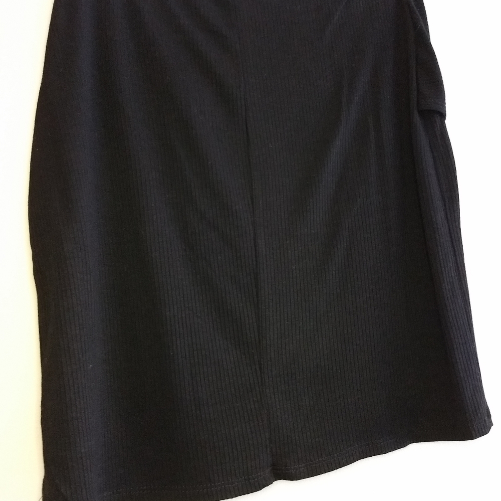 Black Ribbed Mini Skirt - Picture 2 of 3